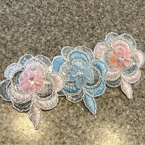🌸 Embroidered Floral Hair Clip – Pastel Pink & Blue Lace Barrette